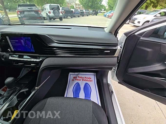 2026 Toyota Camry LE - miniatura 19