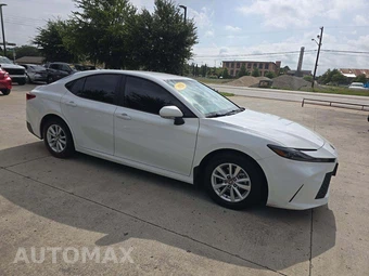 2026 Toyota Camry LE - miniatura 4