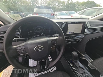 2026 Toyota Camry LE - miniatura 11