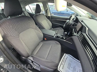 2026 Toyota Camry LE - miniatura 8