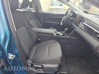 2026 Toyota Camry LE - miniatura 8