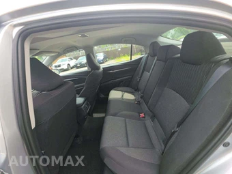 2026 Toyota Camry LE - miniatura 13
