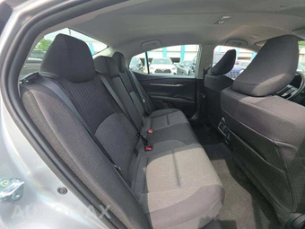 2026 Toyota Camry LE - miniatura 16