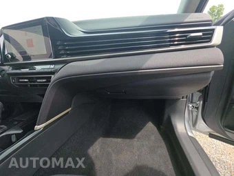 2026 Toyota Camry LE - miniatura 19