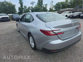 2026 Toyota Camry LE - miniatura 2