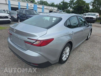 2026 Toyota Camry LE - miniatura 3