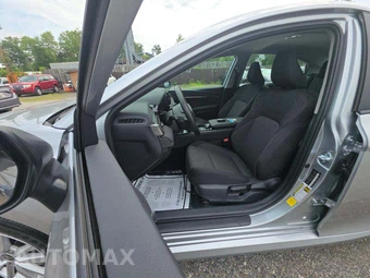 2026 Toyota Camry LE - miniatura 6