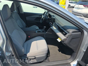 2026 Toyota Camry LE - miniatura 14