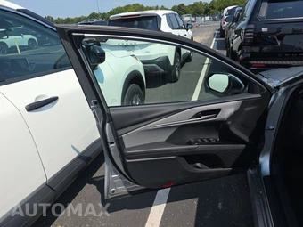 2026 Toyota Camry LE - miniatura 15