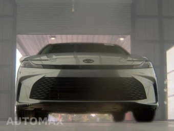 2026 Toyota Camry LE - miniatura 3