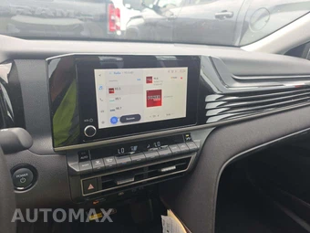 2026 Toyota Camry LE - miniatura 10