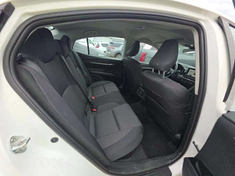 2026 Toyota Camry LE - miniatura 16