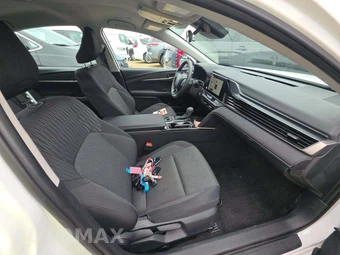 2026 Toyota Camry LE - miniatura 18