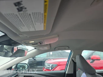 2026 Toyota Camry LE - miniatura 17