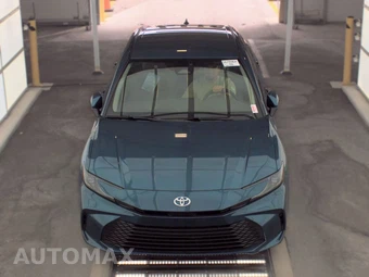 2026 Toyota Camry LE - miniatura 2