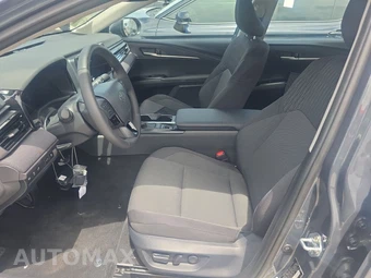 2026 Toyota Camry LE - miniatura 7