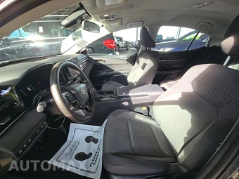 2026 Toyota Camry LE - miniatura 13