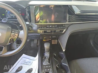 2026 Toyota Camry LE - miniatura 17