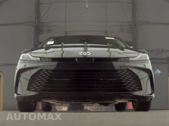 2026 Toyota Camry LE - miniatura 3