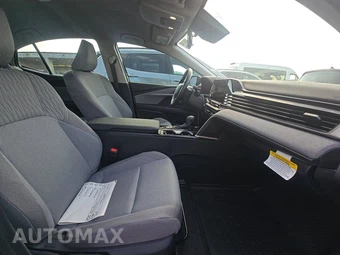 2026 Toyota Camry LE - miniatura 14