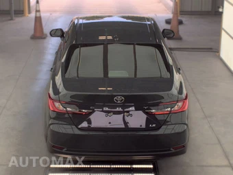 2026 Toyota Camry LE - miniatura 6