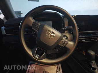2026 Toyota Camry LE - miniatura 10