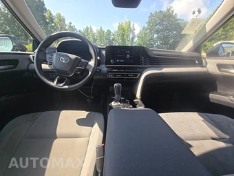 2026 Toyota Camry LE - miniatura 11