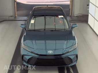 2026 Toyota Camry LE - miniatura 2