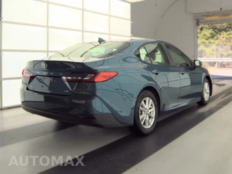 2026 Toyota Camry LE - miniatura 4