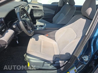2026 Toyota Camry LE - miniatura 7