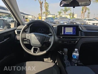 2026 Toyota Camry LE - miniatura 14