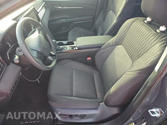 2026 Toyota Camry LE - miniatura 7