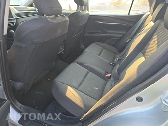 2026 Toyota Camry LE - miniatura 13