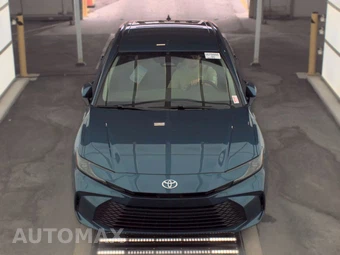 2026 Toyota Camry LE - miniatura 2