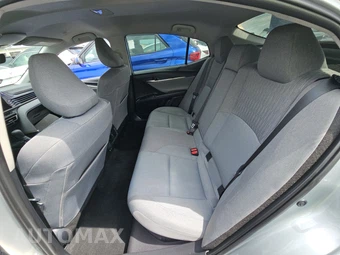 2026 Toyota Camry LE - miniatura 13