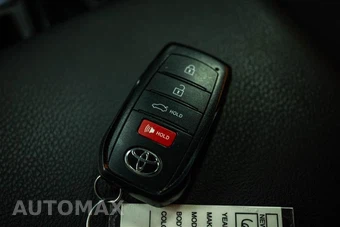2026 Toyota Camry LE - miniatura 19