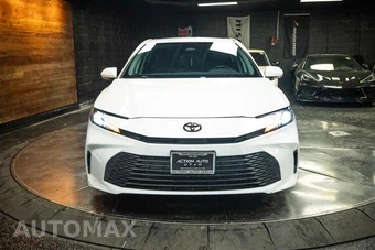 2026 Toyota Camry LE - miniatura 4