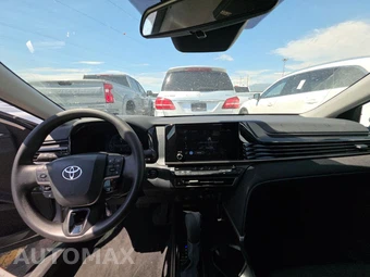 2026 Toyota Camry LE - miniatura 11