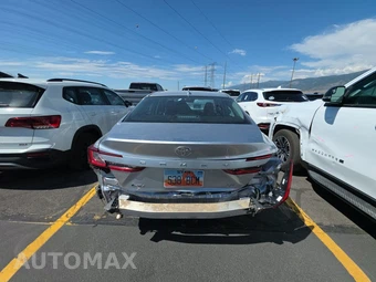 2026 Toyota Camry LE - miniatura 5