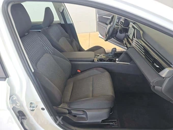 2026 Toyota Camry LE - miniatura 18