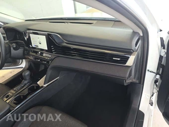 2026 Toyota Camry LE - miniatura 19