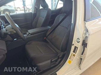 2026 Toyota Camry LE - miniatura 6