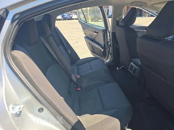 2026 Toyota Camry LE - miniatura 13