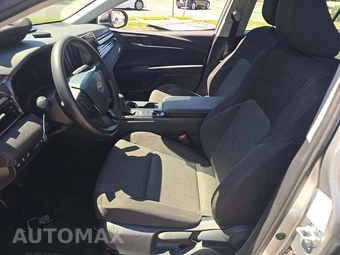2026 Toyota Camry LE - miniatura 3