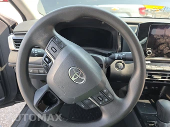 2026 Toyota Camry LE - miniatura 10