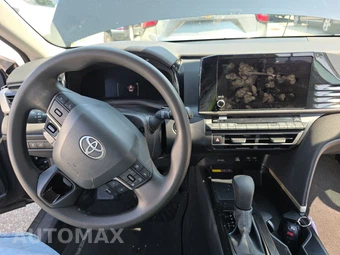 2026 Toyota Camry LE - miniatura 11