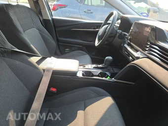 2026 Toyota Camry LE - miniatura 14