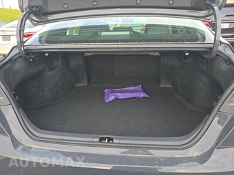 2026 Toyota Camry LE - miniatura 23