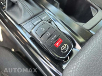 2026 Toyota Camry LE - miniatura 8