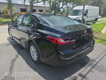 2026 Toyota Camry LE - miniatura 6